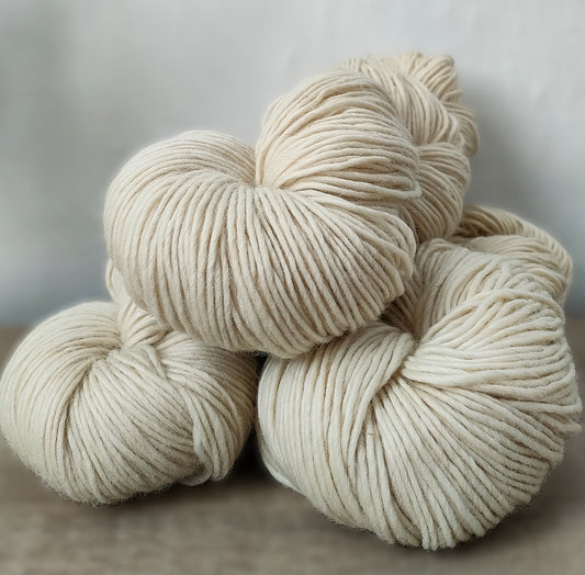 "MECHA" DE LANA MERINO  - COLOR CRUDO - LANA 100% NATURAL