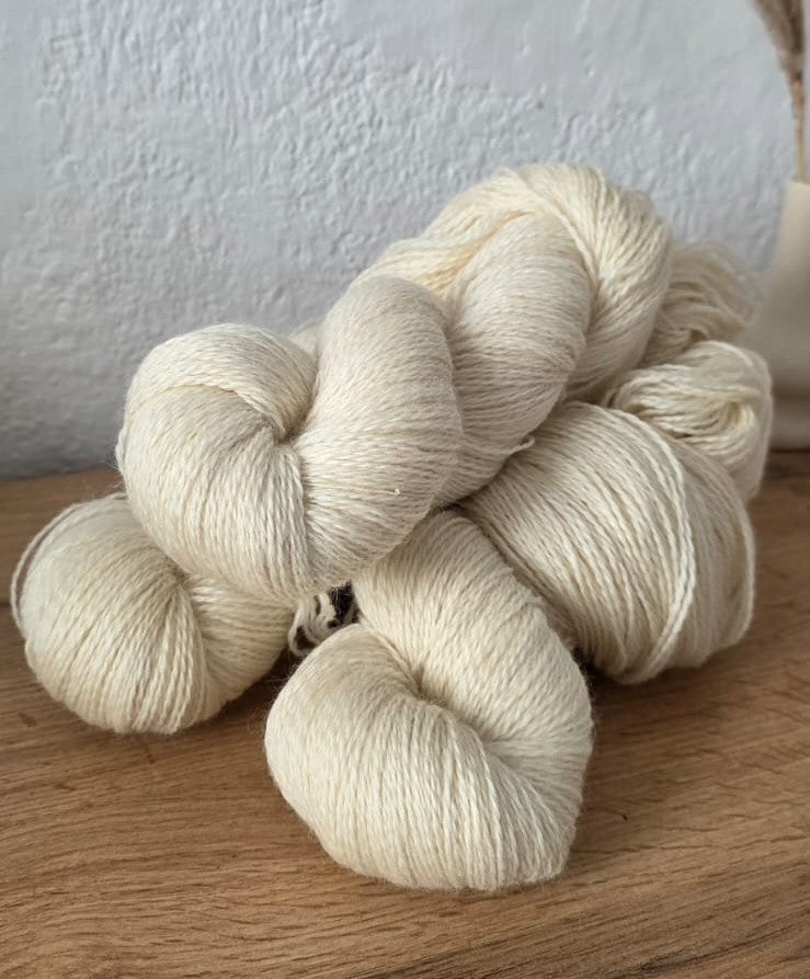 "AURA" DE LANA MERINO - COLOR CRUDO - LANA 100% NATURAL